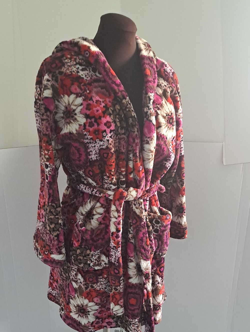 Vera Bradley Floral Hooded Plush Fleece Robe Rosewood Floral  Size:Small/Medium